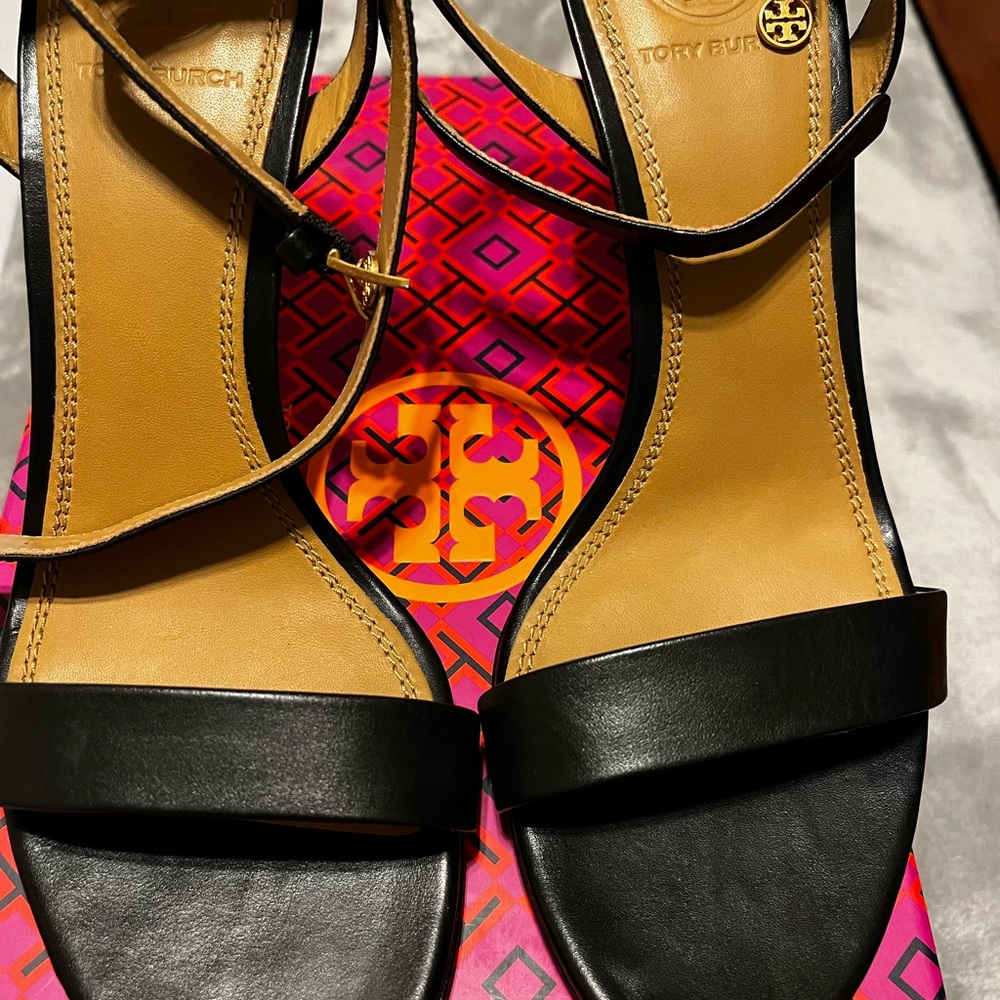 Tory Burch black Elana heels black size 6